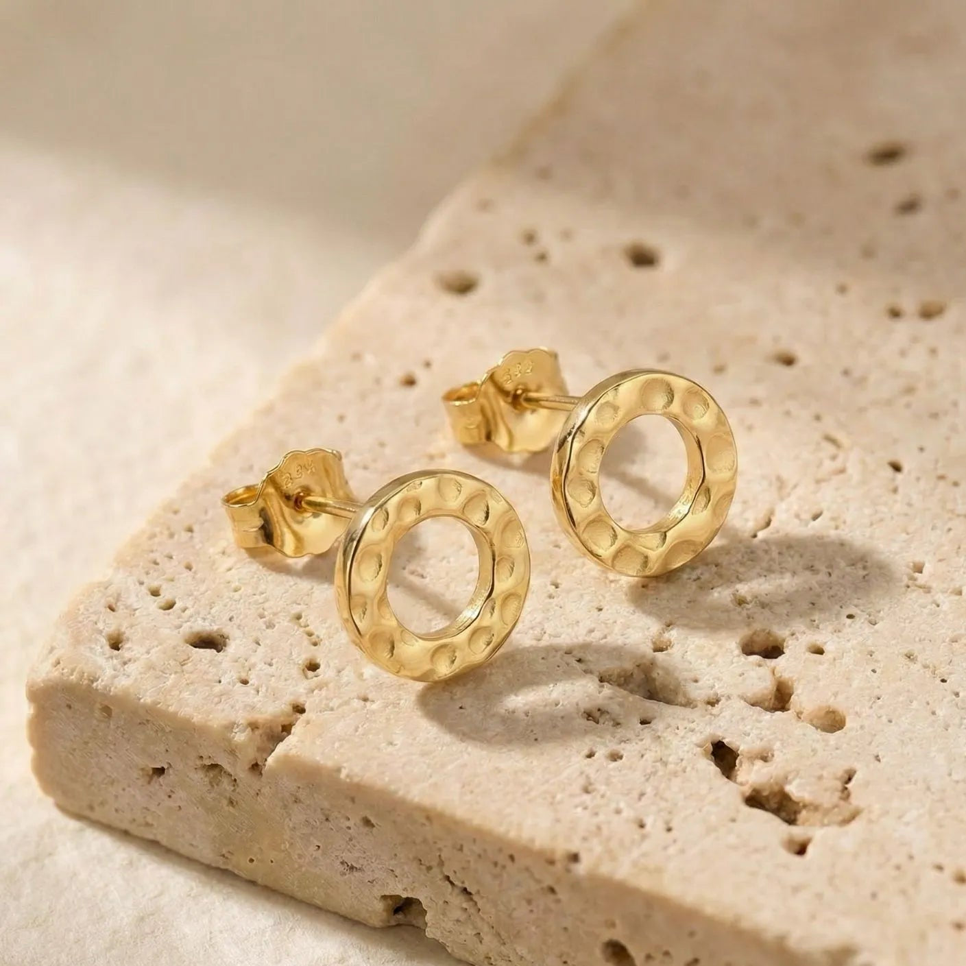 Boucles d’oreilles cercle martelé